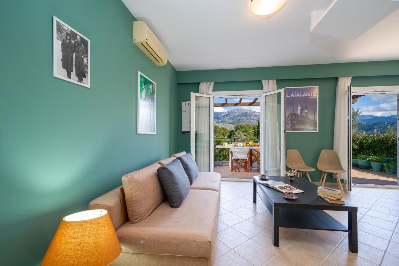 Cinema Themed House In Argostoli Villa Bagian luar foto