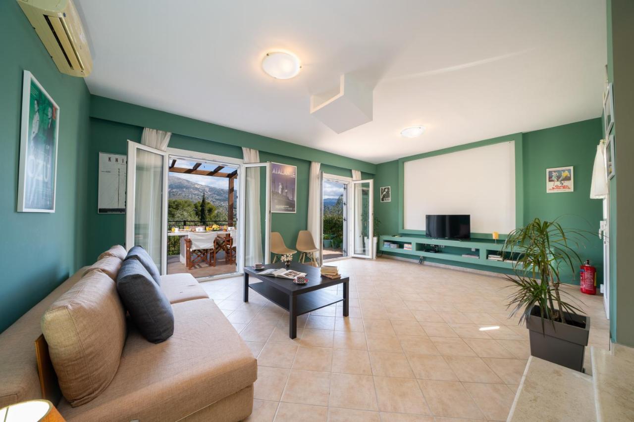 Cinema Themed House In Argostoli Villa Bagian luar foto